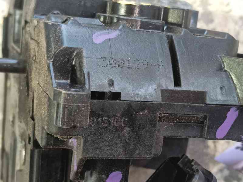Recambio de cerradura puerta trasera derecha para renault clio iii grandtour (kr0/1_) 1.2 16v (kr02, kr0j) referencia OEM IAM 82