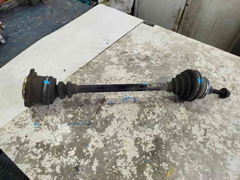 Recambio de transmision delantera izquierda para volkswagen passat b5.5 variant (3b6) 1.9 tdi referencia OEM IAM 8D0407451RX / 8