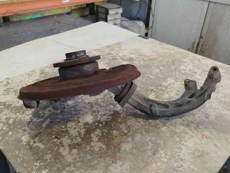 Recambio de mangueta delantera derecha para volkswagen passat b5.5 variant (3b6) 1.9 tdi referencia OEM IAM 8D0407258AM  