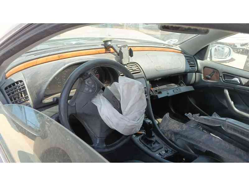 mercedes-benz clk (c208) del año 2001