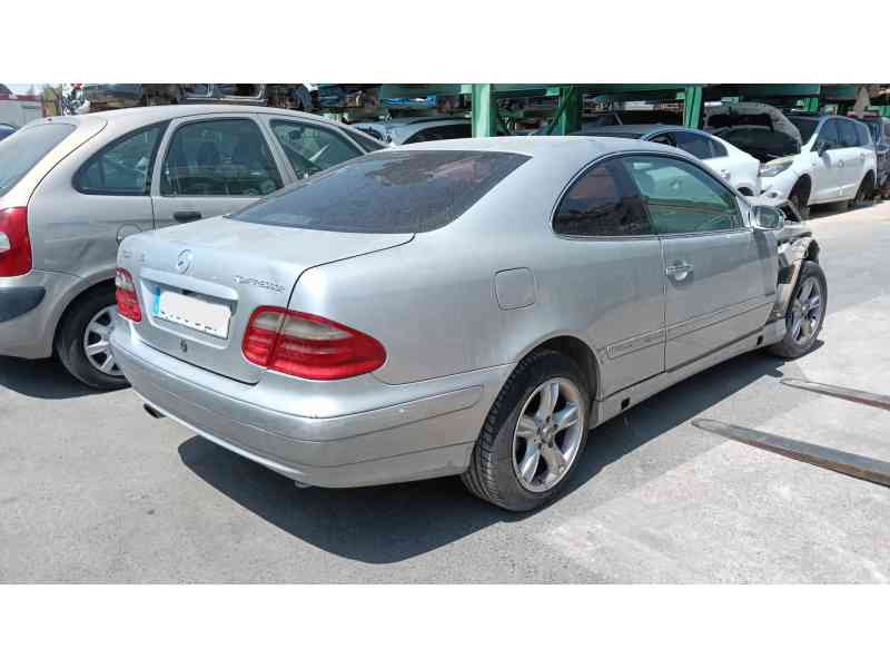 mercedes-benz clk (c208) del año 2001