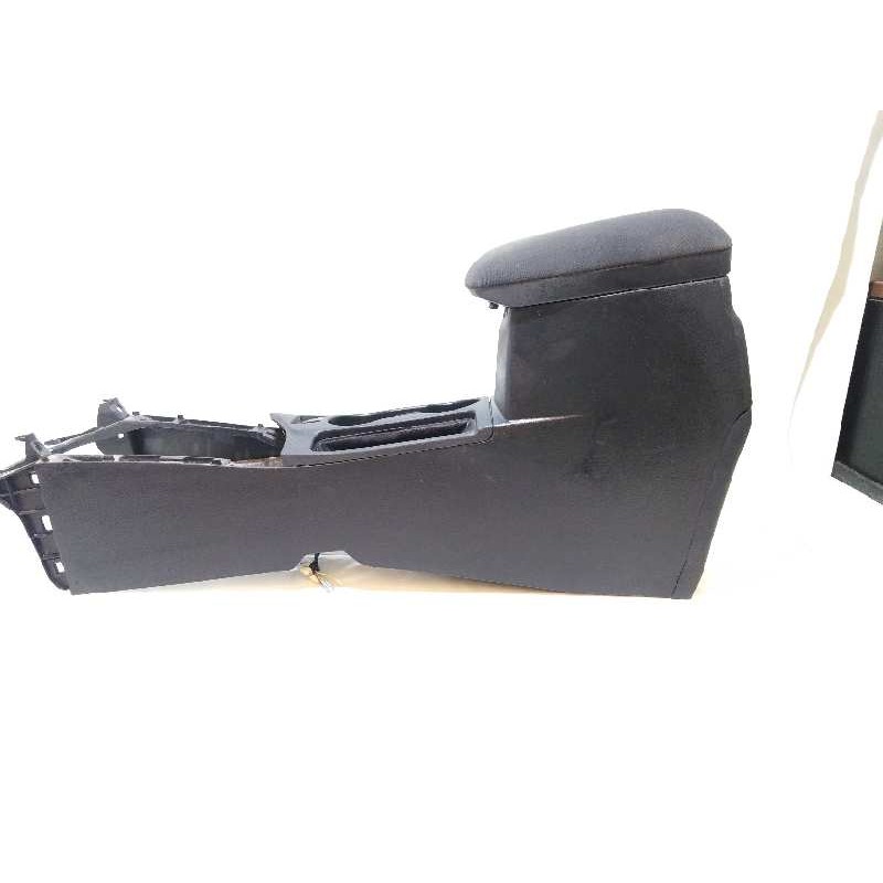 Recambio de apoyabrazos central para toyota auris active referencia OEM IAM   
