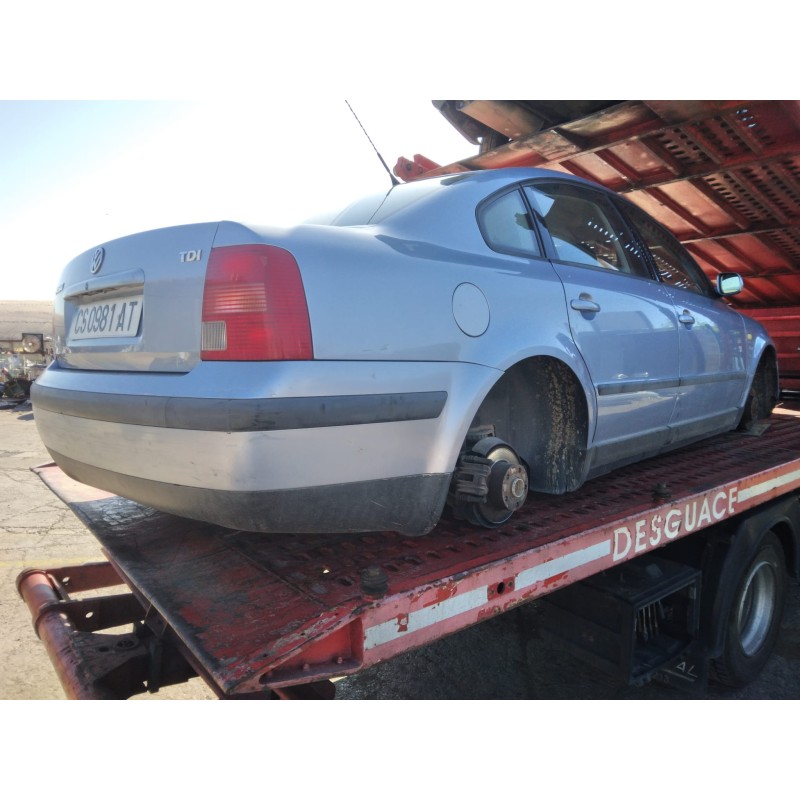 VOLKSWAGEN PASSAT BERLINA (3B2)