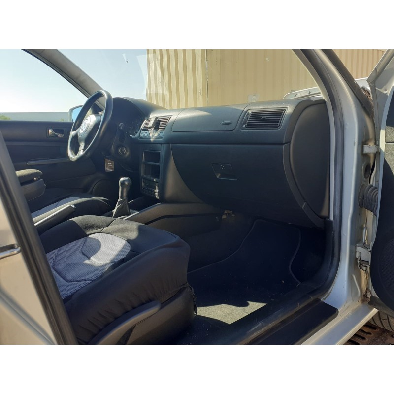 VOLKSWAGEN GOLF IV BERLINA (1J1)