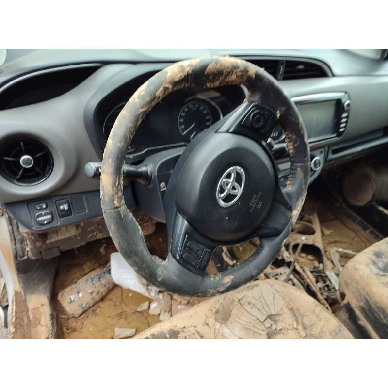 Recambio de volante para toyota yaris (_p13_) 1.5 hybrid (nhp130_) referencia OEM IAM   