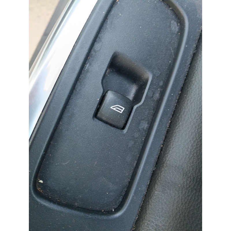 Recambio de mando elevalunas delantero derecho para volvo v60 i (155) d3 referencia OEM IAM 31394850  