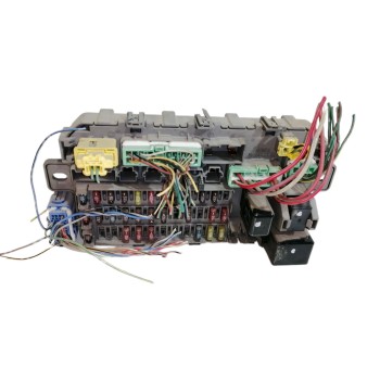 CAJA RELES / FUSIBLES 38600S04 