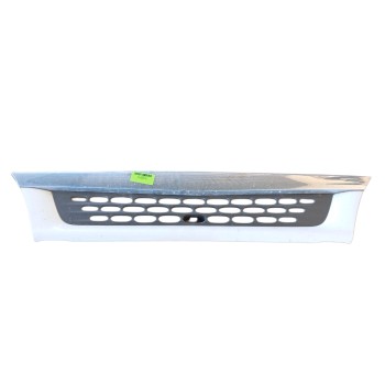 REJILLA DELANTERA 8979957680 