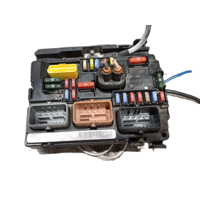 Recambio de caja reles / fusibles para citroën c3 collection referencia OEM IAM 654588  
