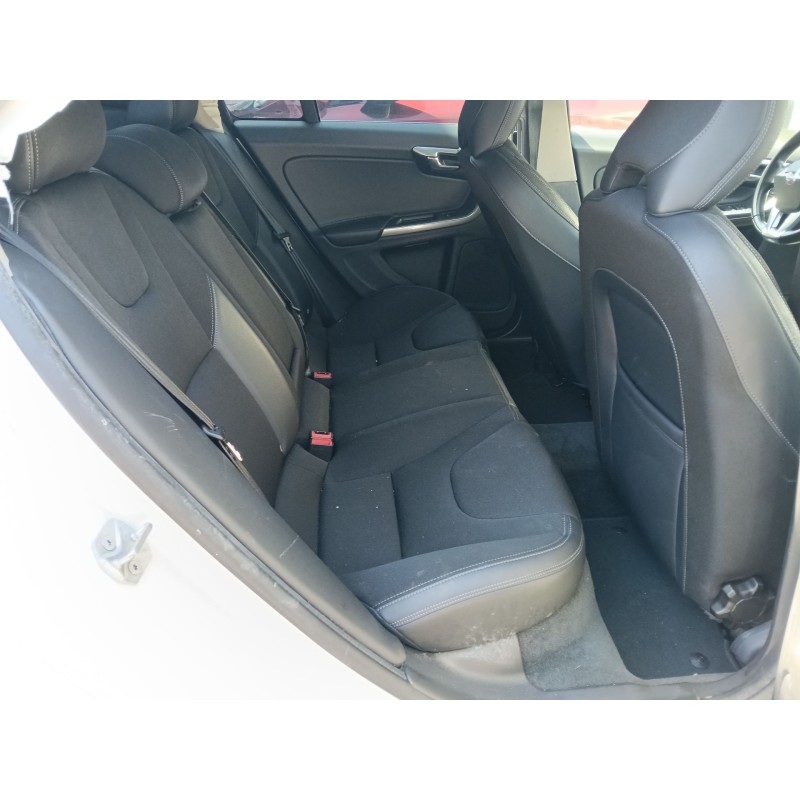 Recambio de asientos traseros para volvo s60 ii (134) d3 referencia OEM IAM   