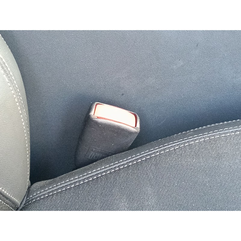 Recambio de enganche cinturon delantero derecho para volvo s60 ii (134) d3 referencia OEM IAM   