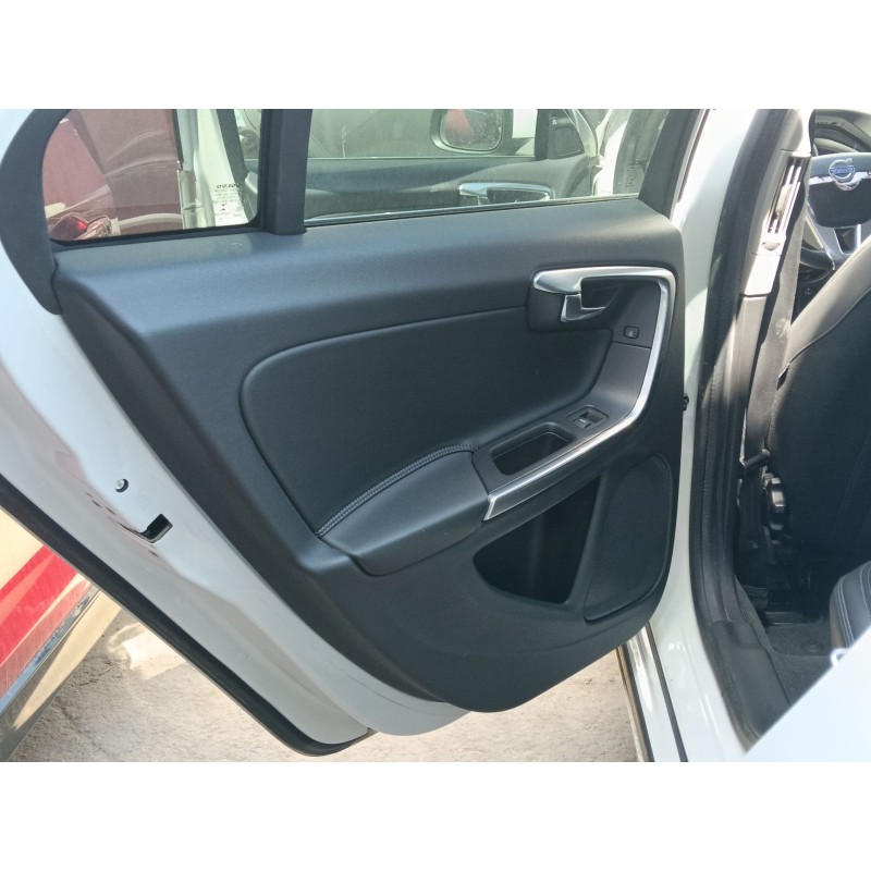 Recambio de guarnecido puerta trasera izquierda para volvo s60 ii (134) d3 referencia OEM IAM   