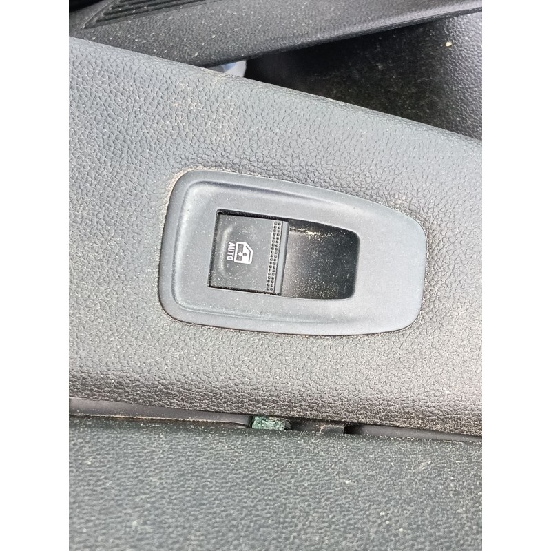 Recambio de mando elevalunas delantero derecho para renault clio v (b7_) tce 90 (b7mt) referencia OEM IAM 254019868R  