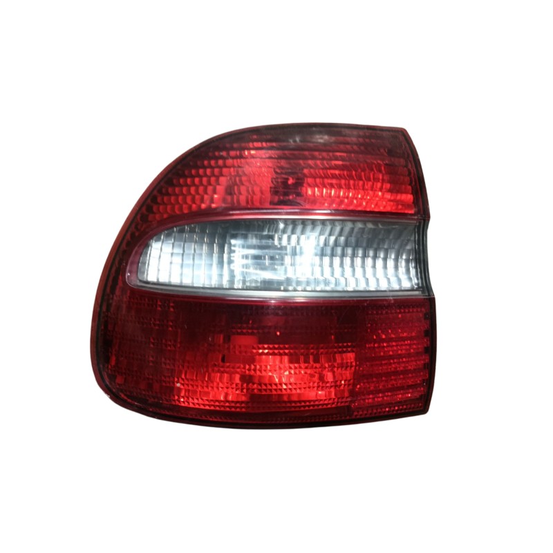 Recambio de piloto trasero izquierdo para volvo v40 station wagon (645) 1.9 di referencia OEM IAM 30621887  