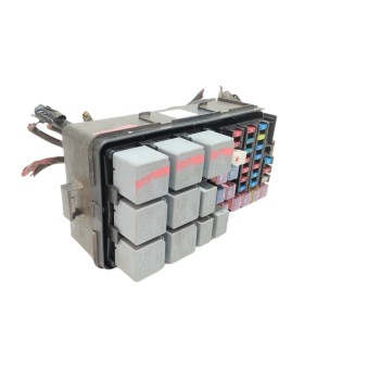 CAJA RELES / FUSIBLES 