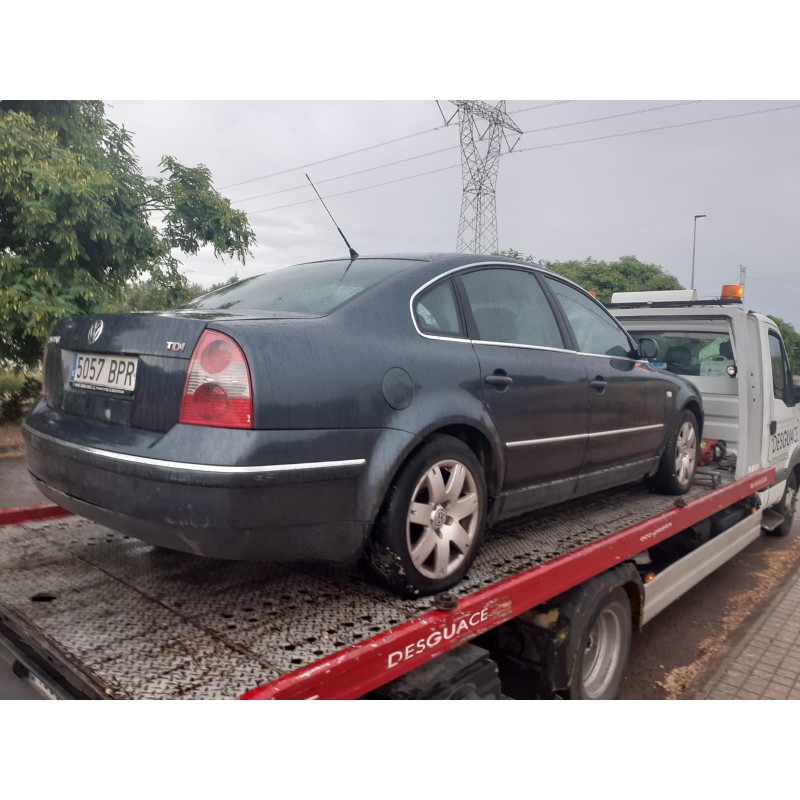 VOLKSWAGEN PASSAT BERLINA (3B3)