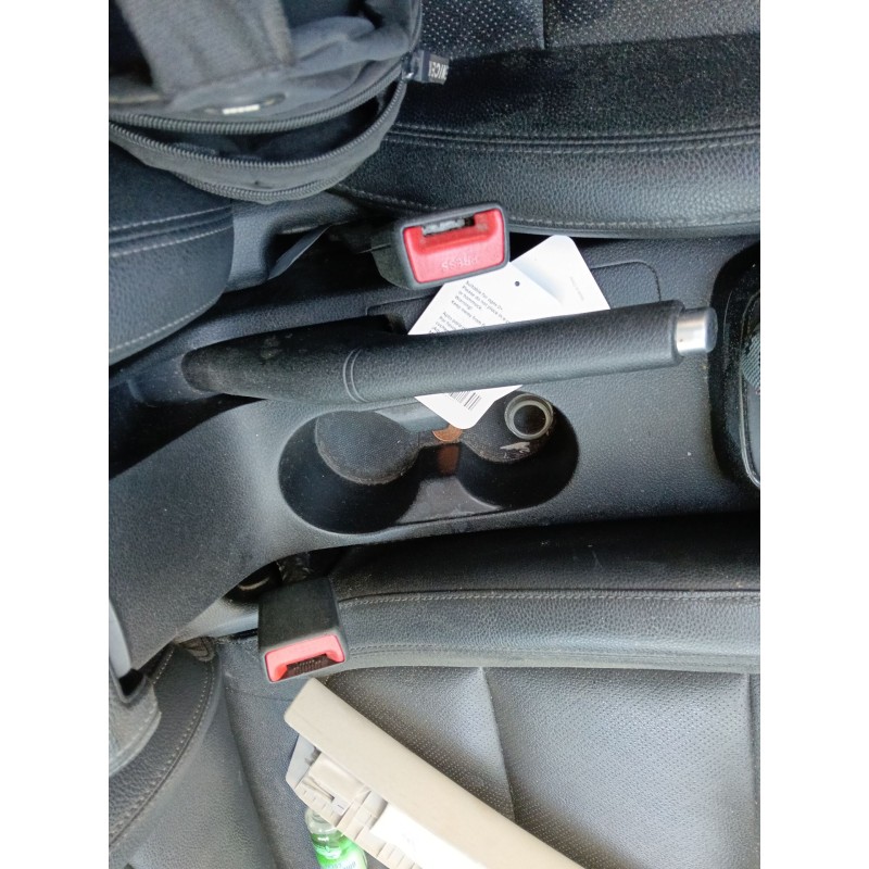 Recambio de enganche cinturon delantero izquierdo para kia stonic (yb) 1.2 cvvt referencia OEM IAM   
