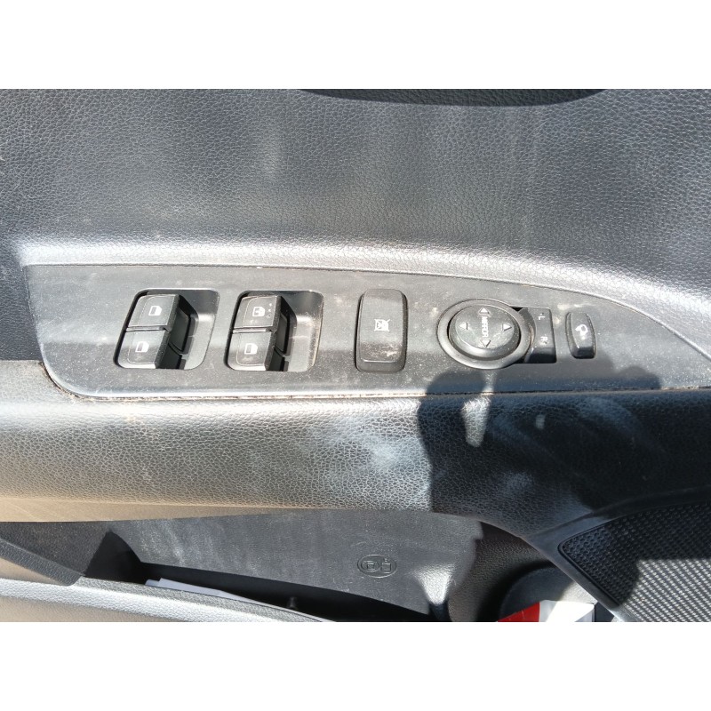 Recambio de mando elevalunas delantero izquierdo para kia stonic (yb) 1.2 cvvt referencia OEM IAM 93571H8100  