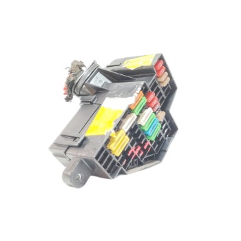 CAJA RELES / FUSIBLES 