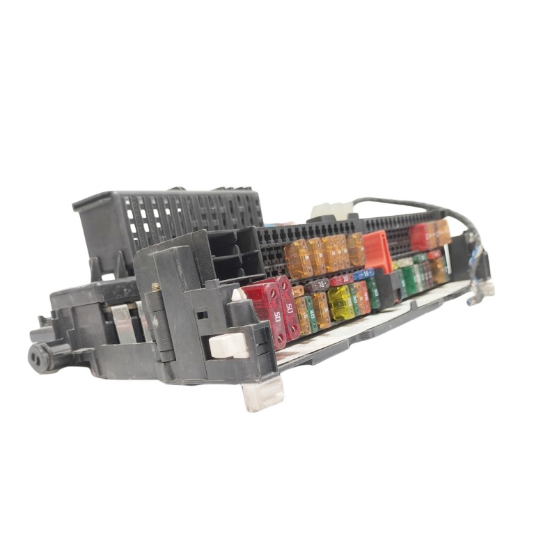 Recambio de caja reles / fusibles para bmw serie 3 berlina (e46) 318i referencia OEM IAM 8364540  