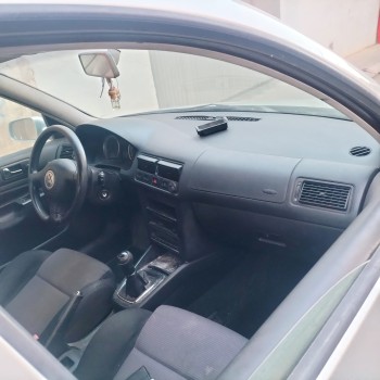 VOLKSWAGEN GOLF IV BERLINA (1J1)