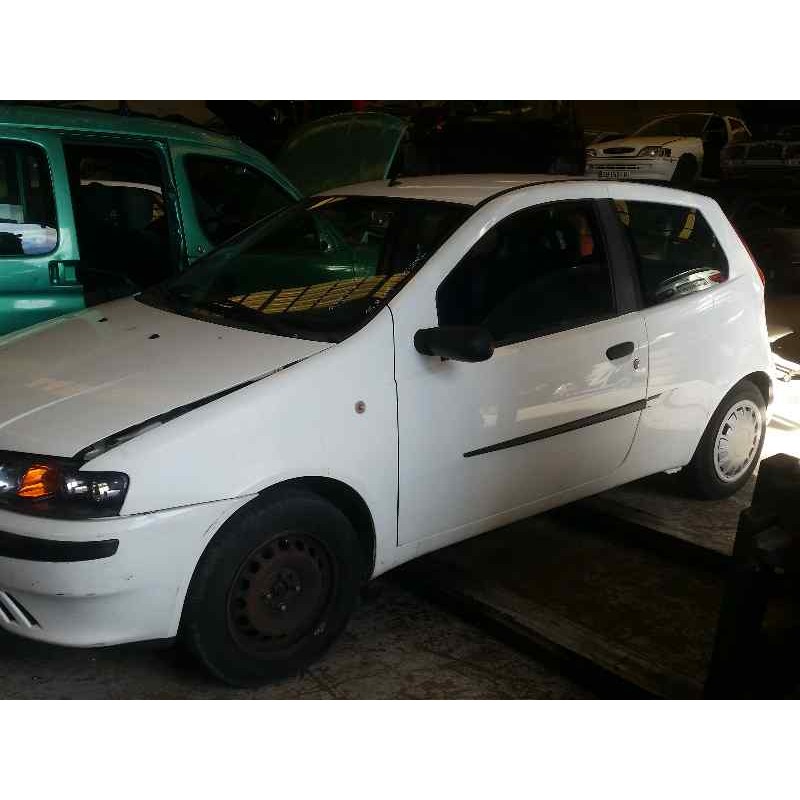 FIAT PUNTO BERLINA (188)
