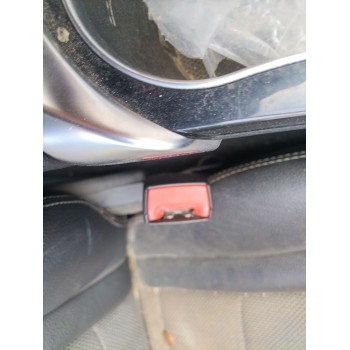 ENGANCHE CINTURON DELANTERO DERECHO A2058600169 