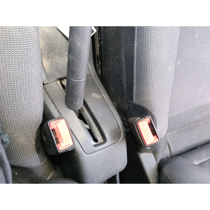 Recambio de enganche cinturon delantero izquierdo para citroën c4 cactus 1.6 bluehdi 100 referencia OEM IAM   
