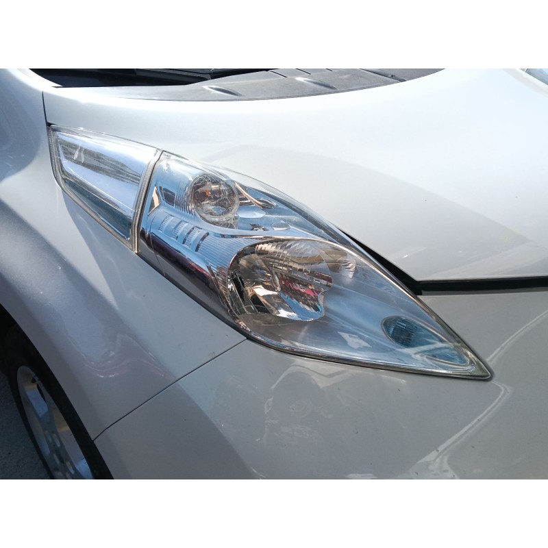 Recambio de faro derecho para nissan leaf (ze0) electric referencia OEM IAM 260253NA0B / 260103NL0A  
