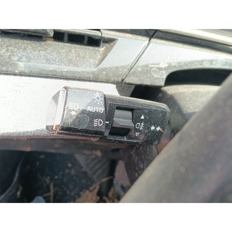 Recambio de mando intermitentes para peugeot 3008 (p13) allure hybrid 136 e-dcs6 referencia OEM IAM   