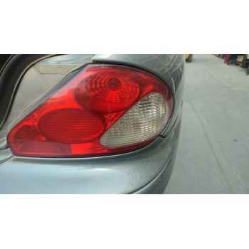 PILOTO TRASERO DERECHO C2S40487 