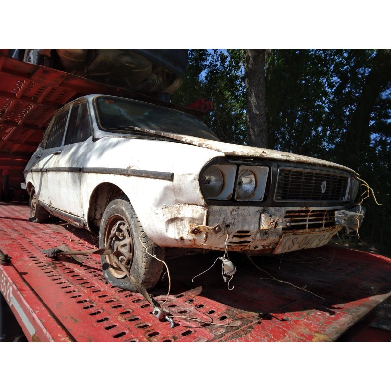 RENAULT 12