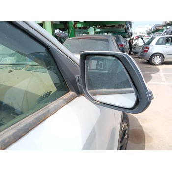 ESPEJO RETROVISOR DERECHO 87620AT040 