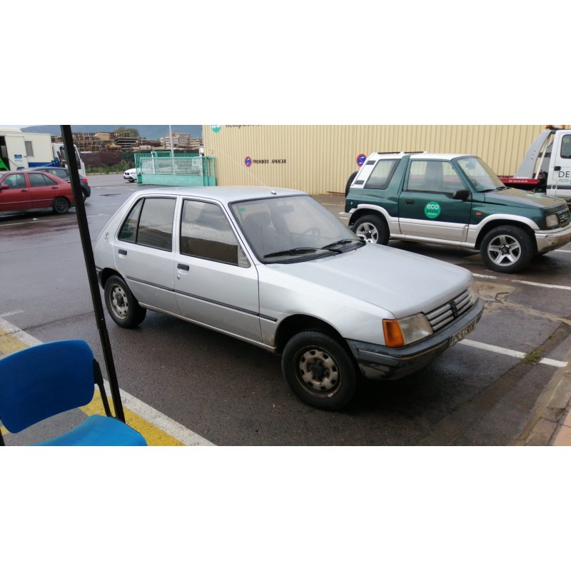 PEUGEOT 205 BERLINA