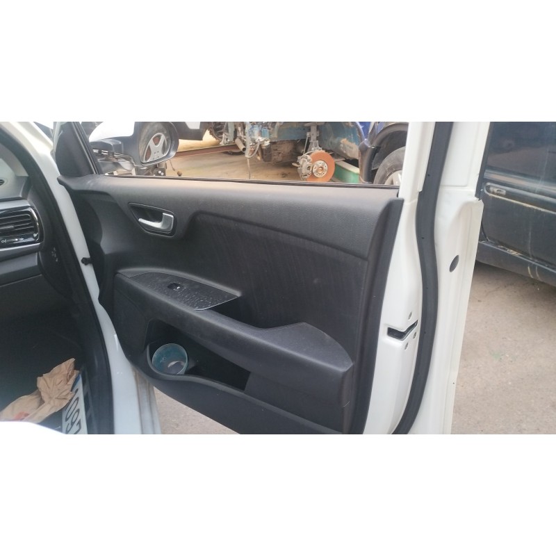 Recambio de guarnecido puerta delantera derecha para kia rio iv (yb, sc, fb) 1.25 referencia OEM IAM   