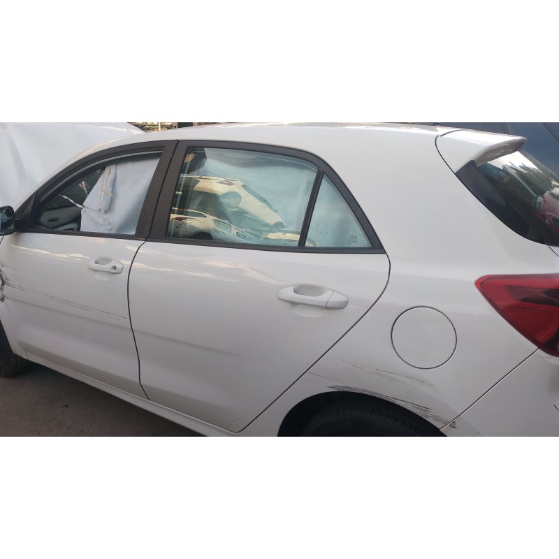 Recambio de puerta trasera izquierda para kia rio iv (yb, sc, fb) 1.25 referencia OEM IAM 77003H8000  