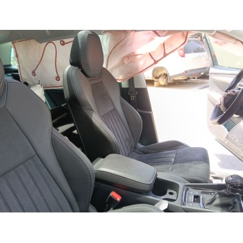 ASIENTO DELANTERO IZQUIERDO 