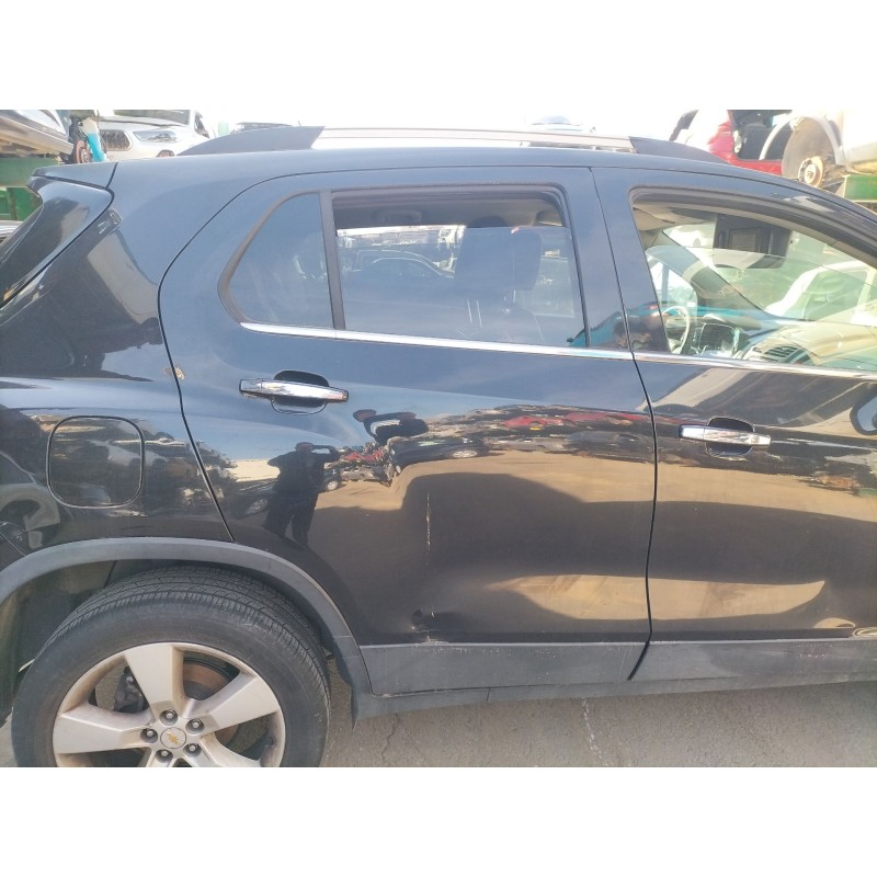 Recambio de puerta trasera derecha para chevrolet trax 1.7 td referencia OEM IAM   