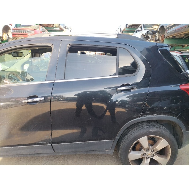 Recambio de puerta trasera izquierda para chevrolet trax 1.7 td referencia OEM IAM   