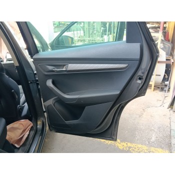 GUARNECIDO PUERTA TRASERA DERECHA 