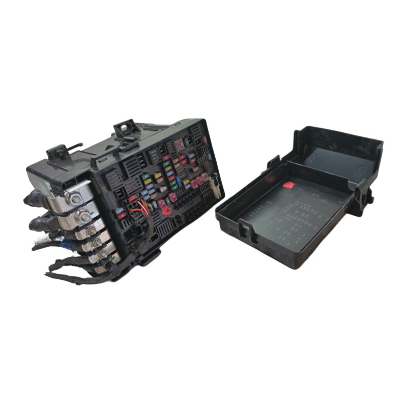 Recambio de caja fusibles delantera para mg zs hybrid+ 1.5 referencia OEM IAM  11738142 