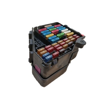 CAJA RELES / FUSIBLES 8D1941824 1J1970039KJ 