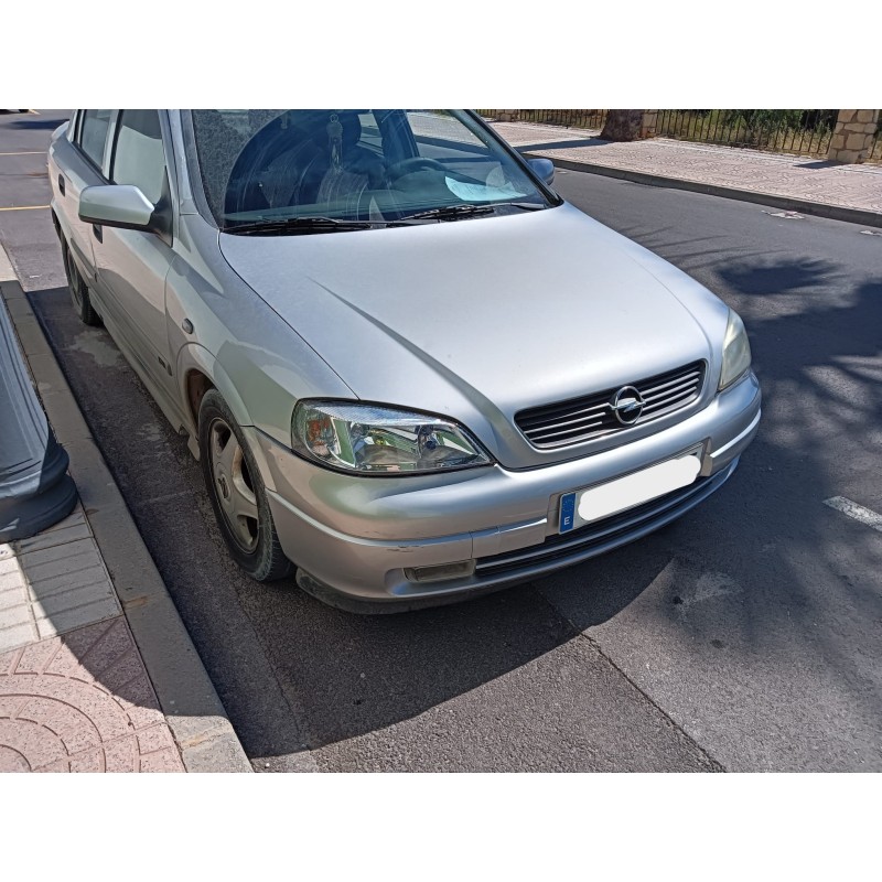 opel astra g sedán (t98) del año 2000