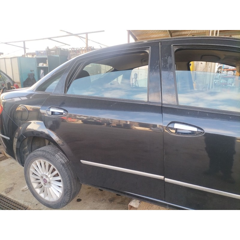 Recambio de puerta trasera derecha para fiat linea (323_, 110_) 1.3 d multijet (323axb11, 323axb1a) referencia OEM IAM   