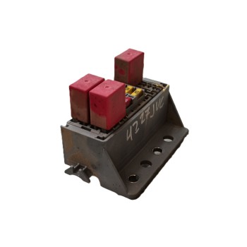 CAJA RELES / FUSIBLES 