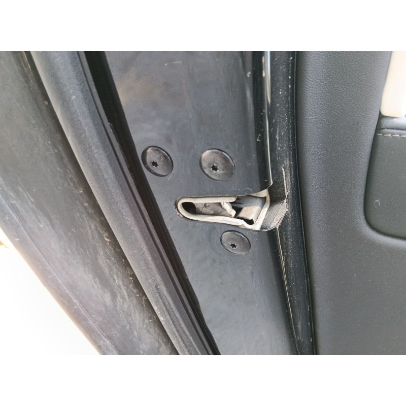 Recambio de cerradura puerta trasera izquierda para tesla model 3 ev awd referencia OEM IAM   