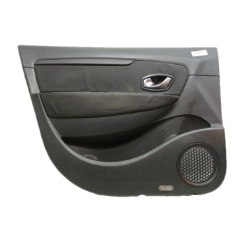 GUARNECIDO PUERTA DELANTERA IZQUIERDA 156043902 156043972 156043952 2814903 809010470R 53014007212 1330249 V20JZ3G0D45123025