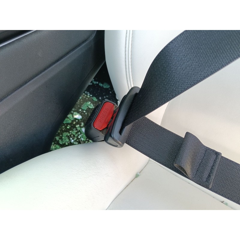 Recambio de enganche cinturon delantero izquierdo para tesla model 3 ev awd referencia OEM IAM   