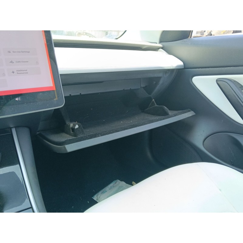 Recambio de guantera para tesla model 3 ev awd referencia OEM IAM   