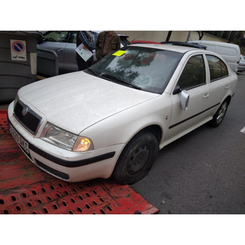 SKODA OCTAVIA BERLINA (1U2)